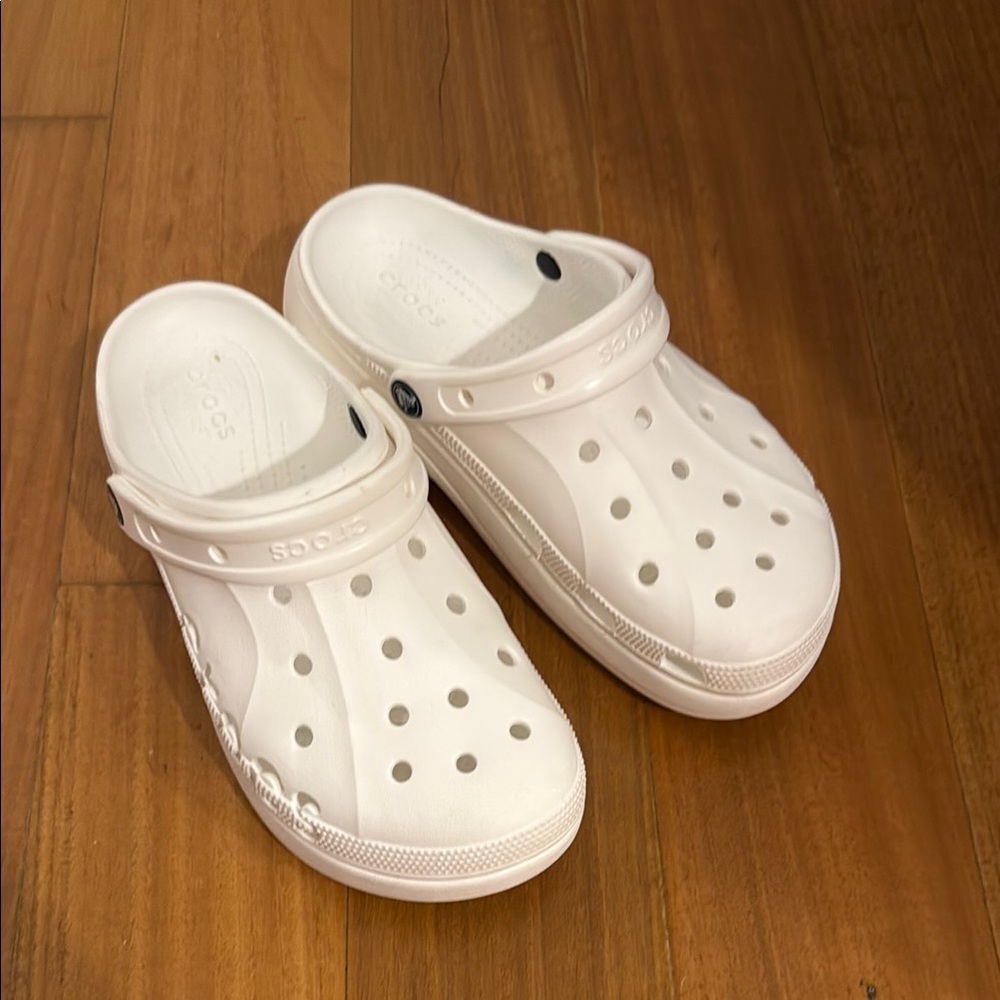 Women white platform crocs
